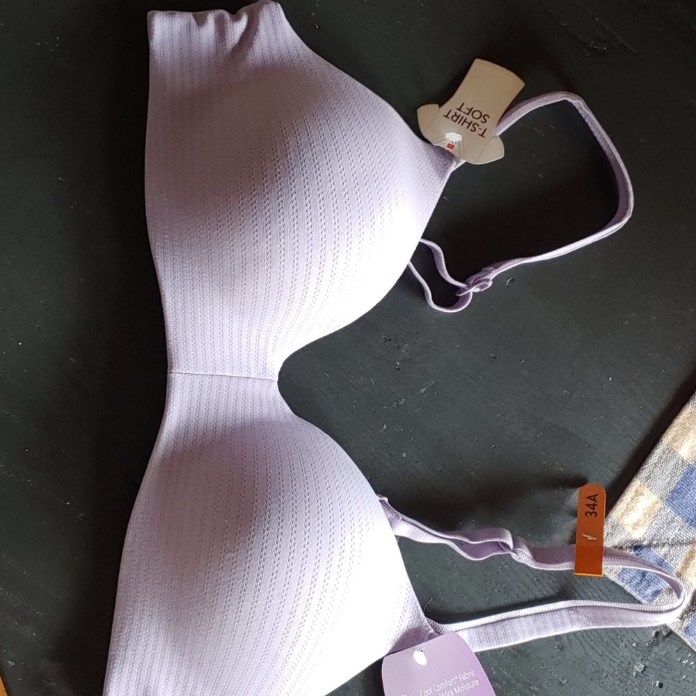 Hanes tshirt soft bra 34A
